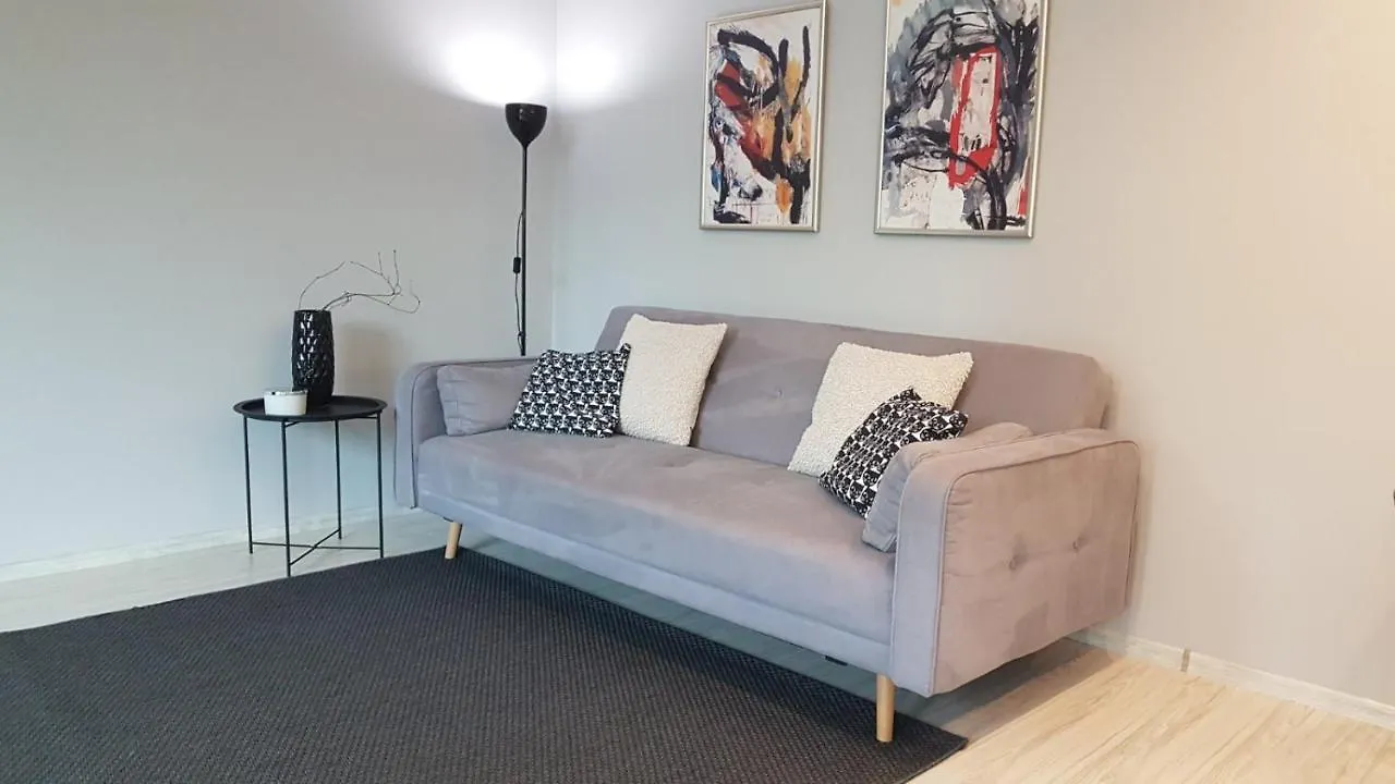 شقة Self -Contained Part Of A House With Garden فارنا