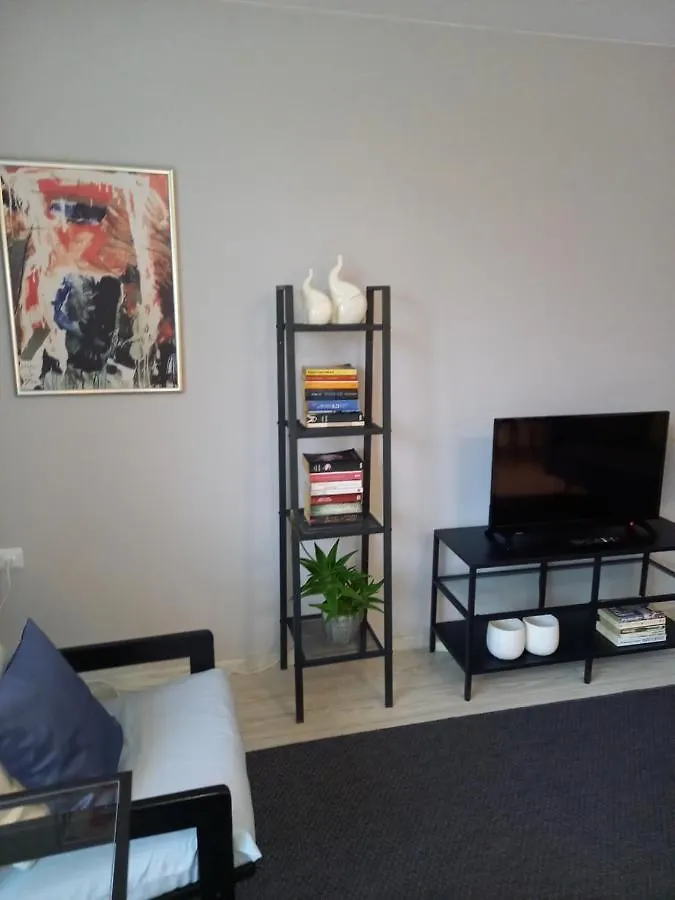 شقة Self -Contained Part Of A House With Garden فارنا 0*,